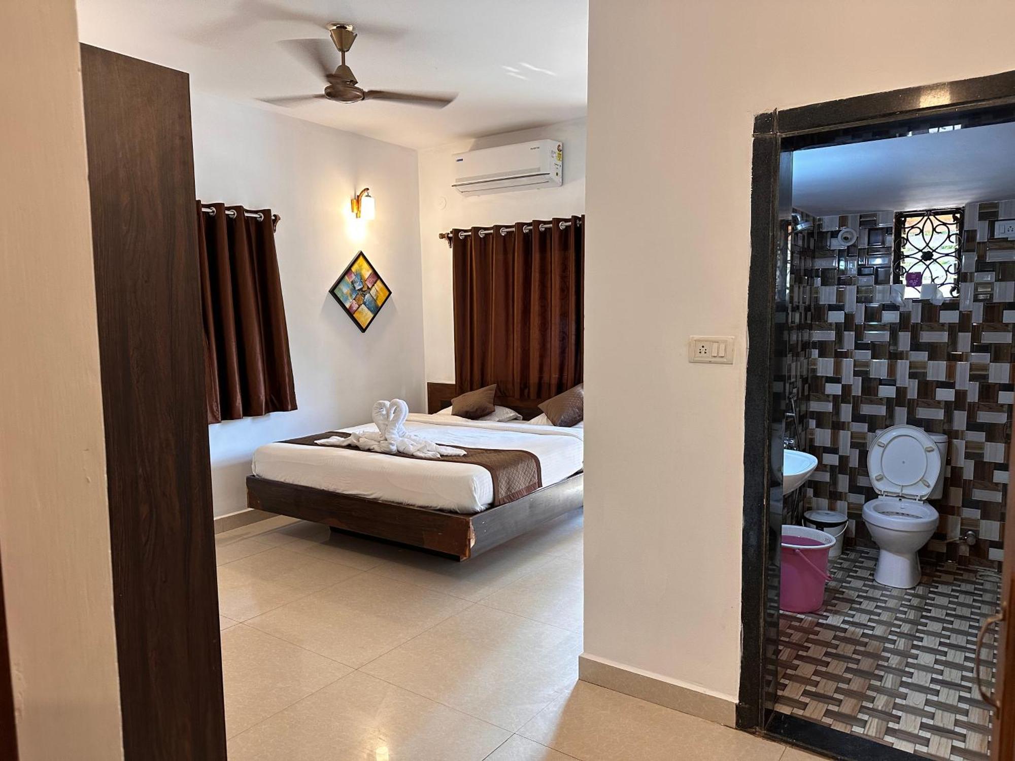 Aura Rooms & Swimming Pool, Calangute Exterior photo